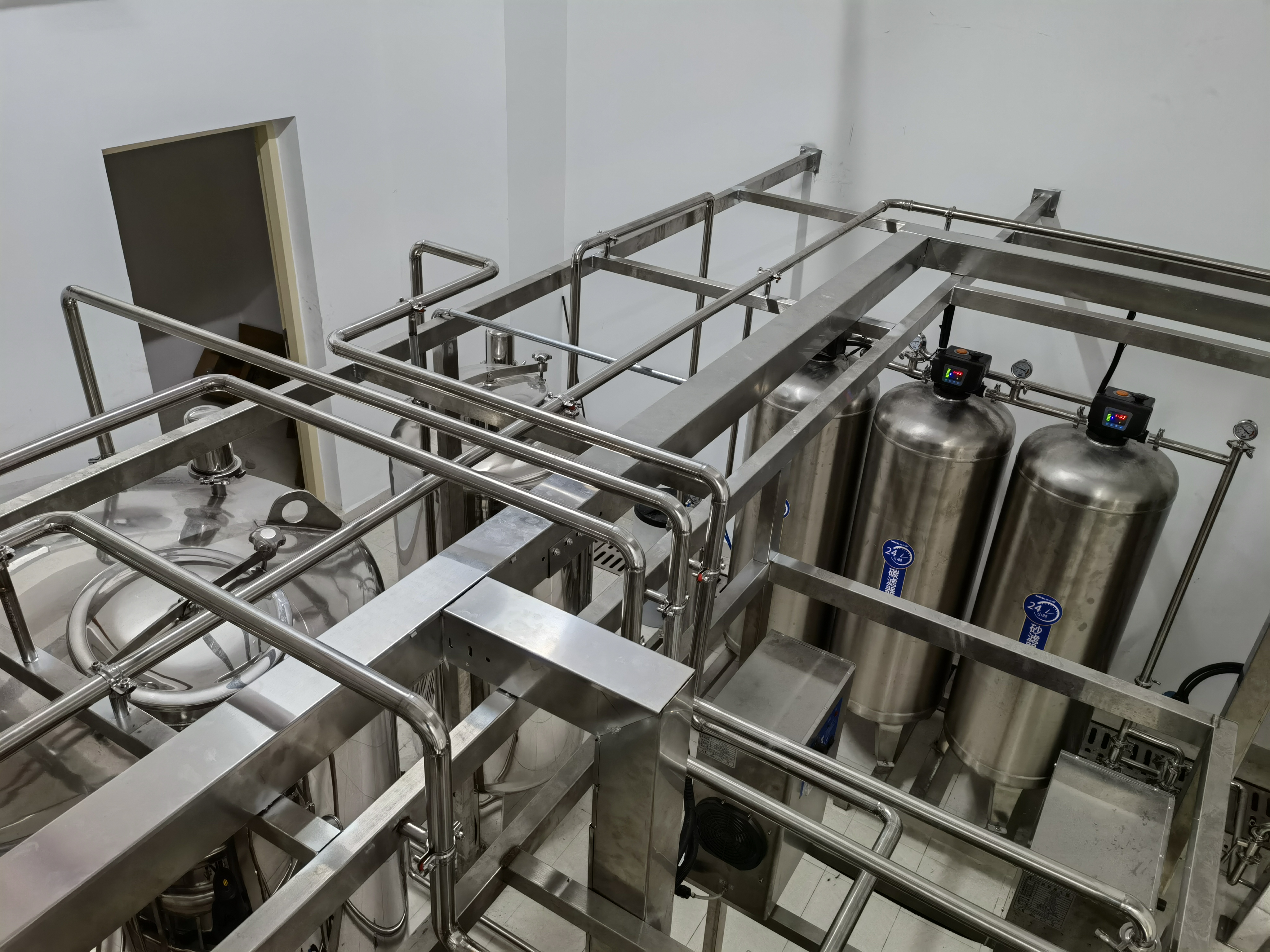 苏州蓝膜售卖的直饮水设备包安装调试吗?